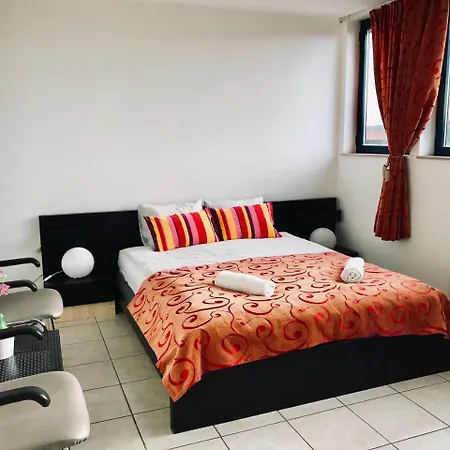 Fantasia A Spacious Beautiful & Affordable Guest house Nossegem